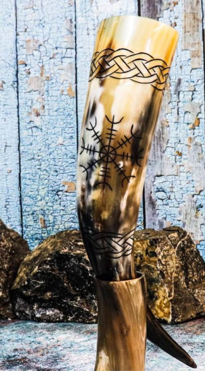Engraved drinking horn on stand